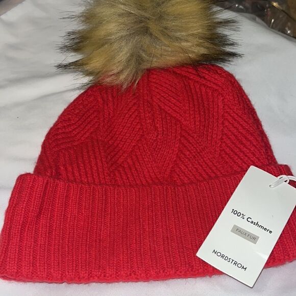 Red Cashmere Knit Faux Fur Pom Pom Beanie Hat By Nordstrom NWT - Picture 4 of 8